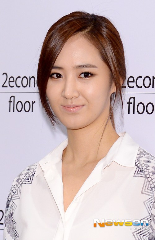 [140221] Yuri — Evento de Apertura de 2econd Floor Yuri16