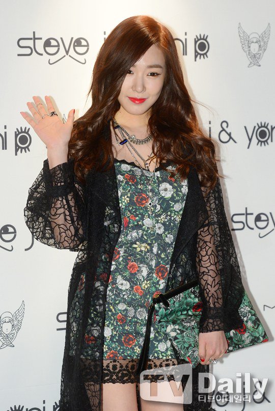 {140324} Tiffany — Evento ‘Steve J & Yoni P Fashion Show’ Fany21