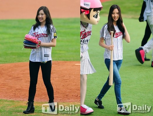 Update: Taeyeon Throws Opening Pitch with Seohyun Batting at LG Twins and  Nexen Heroes Baseball Game
